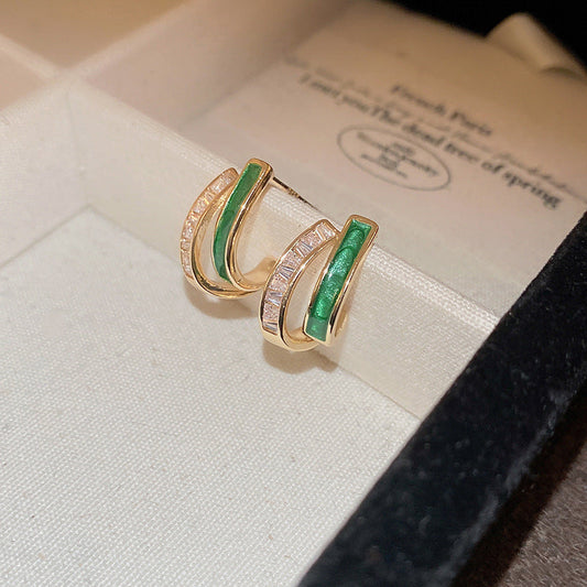 Ohrringe aus Gold mit Grünem Detail und Kubischen Zirkonien Exquisites Geometrisches Design Delilah
