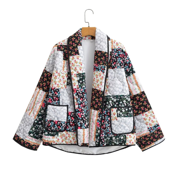 Jacke mit Blumenmuster, Patchwork und Reverskragen