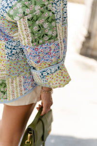 Jacke mit Blumenmuster, Patchwork und Taschen
