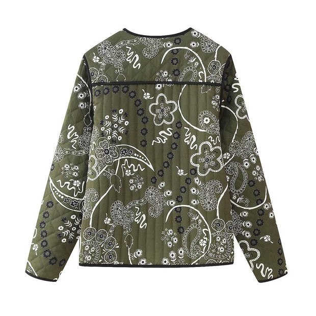 Steppjacke mit Blumenmuster und Ethno-Muster