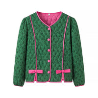 Steppjacke mit Blumenmuster und rosa Schleifen