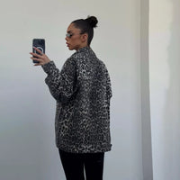 Jeansjacke mit Leopardenmuster und lockerer Passform