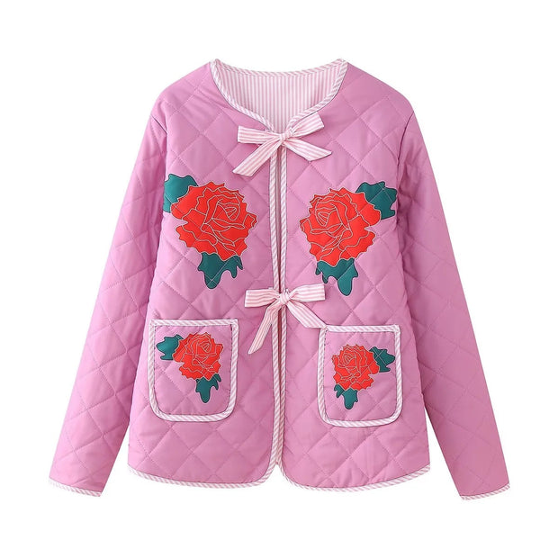Jeansjacke in leichter Ausführung mit Schleifendetails und Rundhalsausschnitt