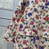 Jeansjacke mit Blumenmuster, Taschen und lockerer Passform