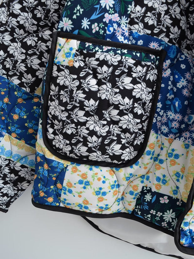 Jacke mit Blumenmuster, Patchwork und Reverskragen