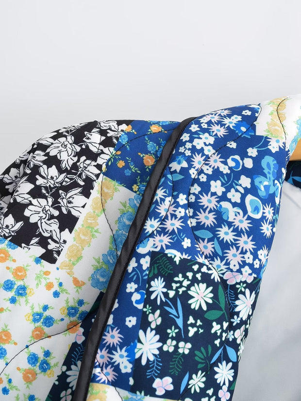 Jacke mit Blumenmuster, Patchwork und Reverskragen