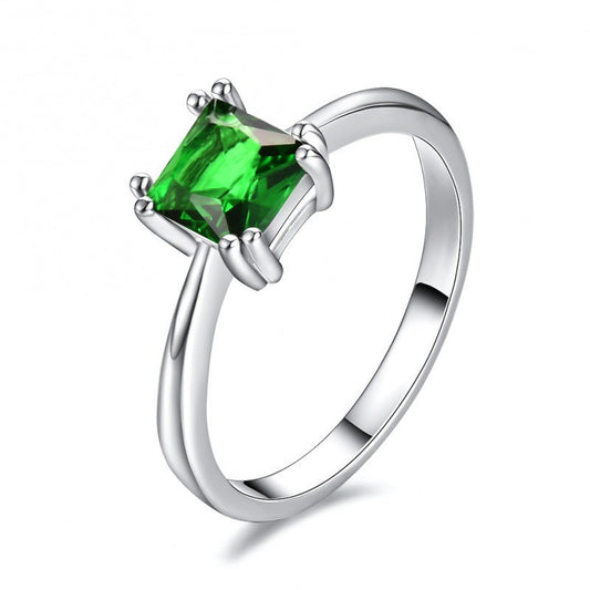 Silberring mit Grünem Quadratischem Stein im Eleganten Minimalistischen Stil, Leuchtkraft und Vielseitigkeit – Mirella