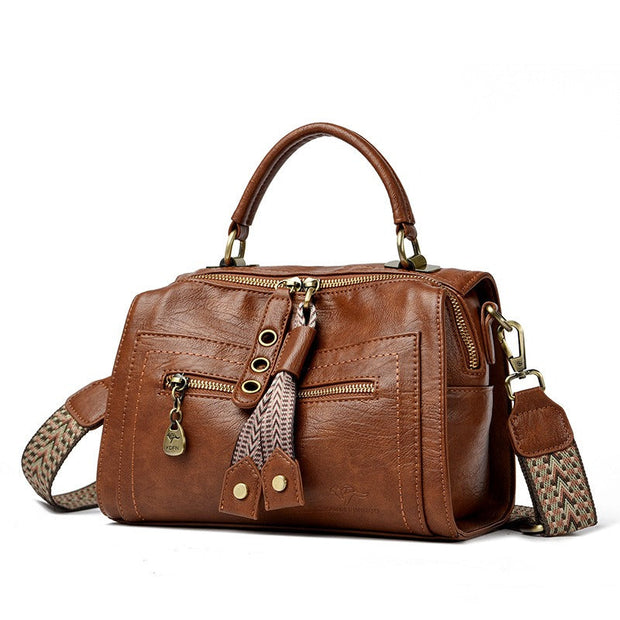 Damen-Umhängetasche aus Kunstleder mit Metallic-Details - Juliette