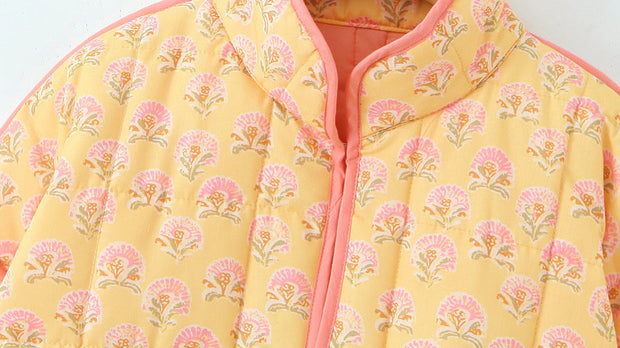 Jacke mit Blumenmuster, Patchwork und Stehkragen