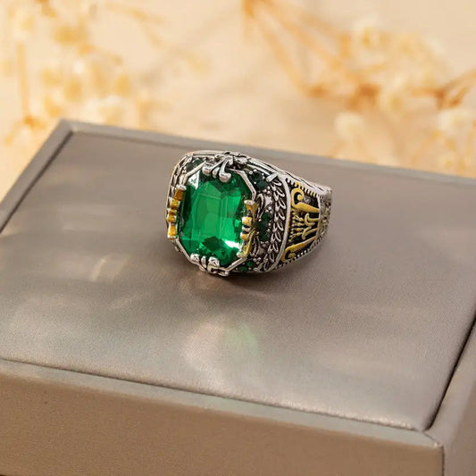 Herrenring Mit Rechteckigem Stein Und Gravierten Motiven Vergoldeten Details Rinaldo
