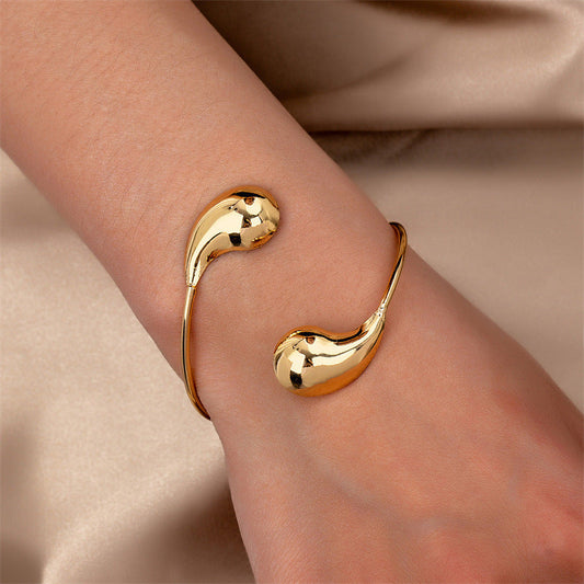 Minimalistisches Damenarmband Mit Funkelnder Tropfenform Lunaria Schmuckstück Für Alltag Und Festliche Anlässe