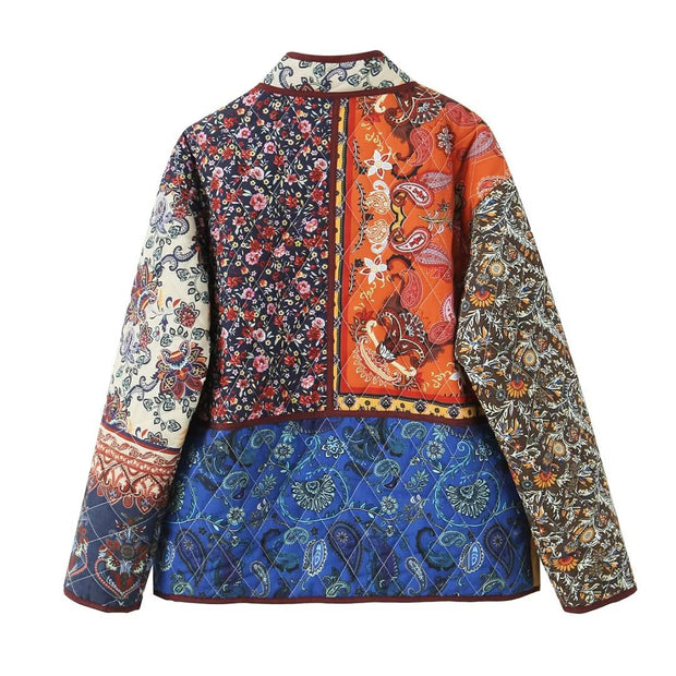 Steppjacke mit Ethno-Muster