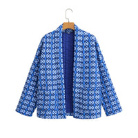 Steppjacke mit Blumenmuster, geometrischem Muster und Taschen