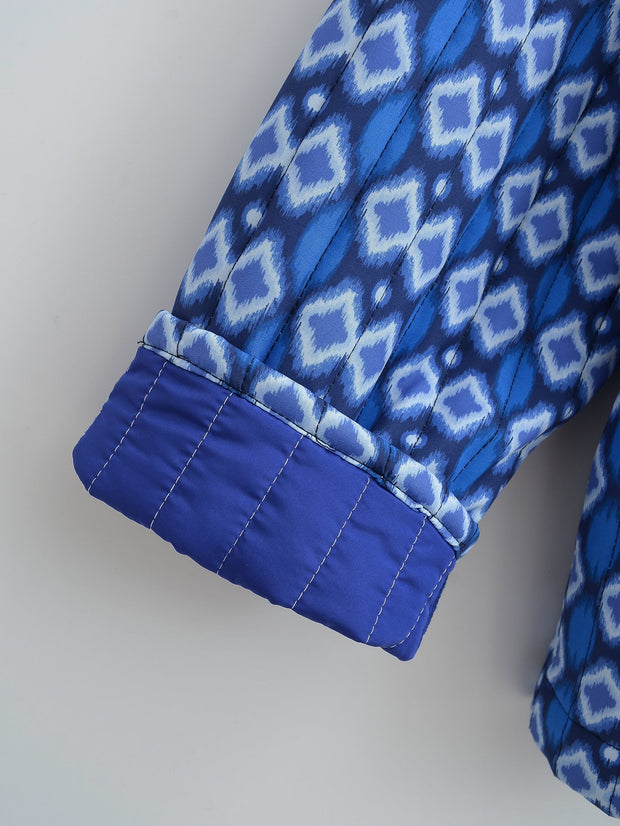 Steppjacke mit Blumenmuster, geometrischem Muster und Taschen
