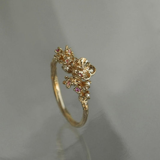 Eleganter Goldgeschmiedeter Ring Leila Vielseitiger Damen Schmuck Für Alltag Und Elegante Anlässe
