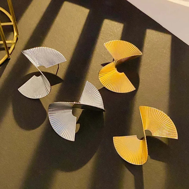 Ohrringe Glamourspiralen Von Adira Modernes Geometrisches Schmuckdesign Mit Poliertem Metallfinish