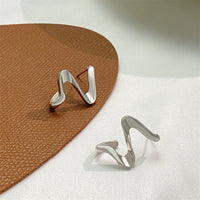 Ohrringe Mit Tropfen Im Zickzack-Design Zaina Elegante Modeaccessoires Für Stilvolle Outfits Und Modernen Look