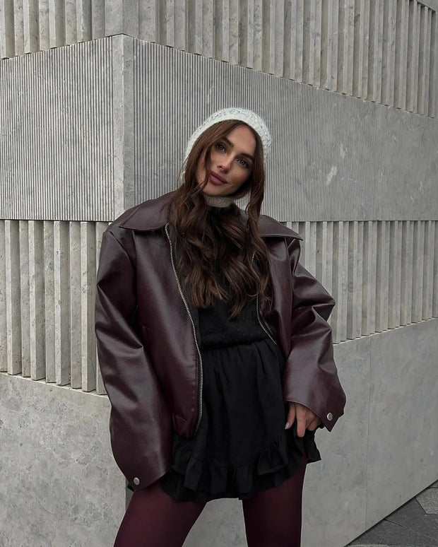 Kurze Lederjacke mit klarer Silhouette