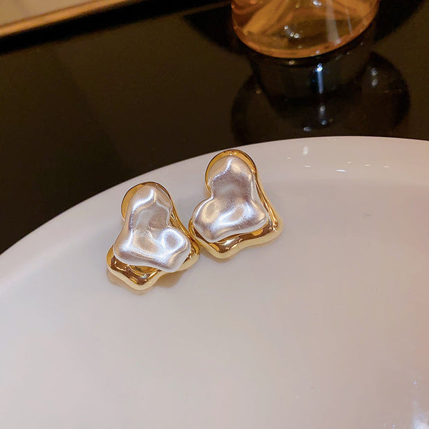Herzförmige Perlenohrringe Viviana - Handgefertigte Ohrringe Mit Perlenglanz Und Goldakzent