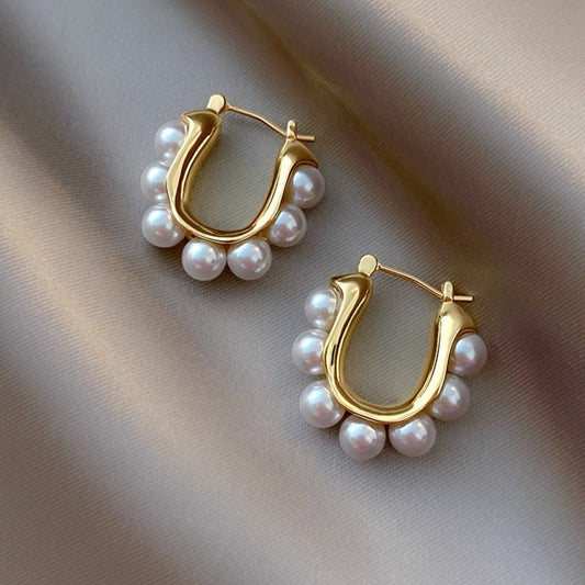 Paloma Goldene Hoop Ohrringe Mit Symmetrischen Perlen Für Elegante Moderne Outfits Und Zeitlosen Stil