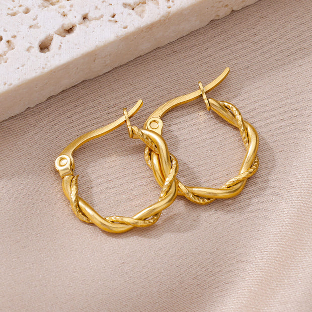 Gedrehte Hoop Ohrringe Clare Eleganter Texturierter Ohrschmuck Für Alltag Und Besondere Anlässe