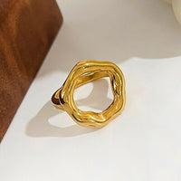 Ring Des Mystischen Kreises Maia Modernes Gelbgold Offenes Organisches Design Reflektiert Licht Minimalistisch Elegant