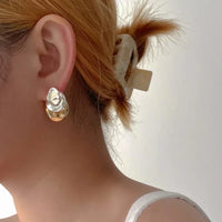Skulpturale Ohrringe In Fusion Silber Und Goldtönen Artemis Elegant Modernes Kunstvolles Design