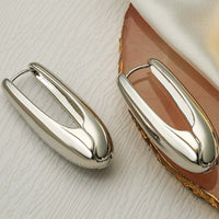 Elegante Clip-Ohrringe Im Hoop Design Idalia Minimalistischer Stil Mit Poliertem Finish