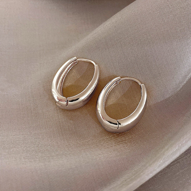 Schicke Mondsichel-Ohrringe Aurelia - Elegante Moderne Ohrringe Aus Edelstahl Mit Goldspiegel-Finish Für Jeden Anlass
