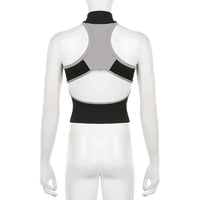 Zoe - Sportliches Crop-Top mit hohem Kragen