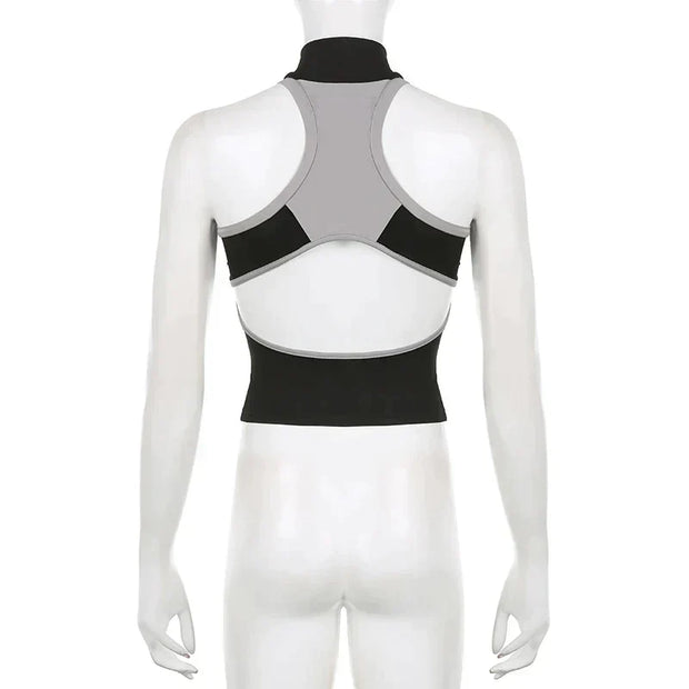 Zoe - Sportliches Crop-Top mit hohem Kragen