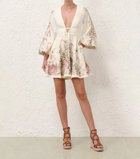 Mahalia - Kleid mit Blumenmuster und Krawattenfront