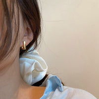 Geometrische Creolen Cecilia Architektonische Ohrringe Mit Spiegelgold Finish Für Elegante Minimalistische Looks