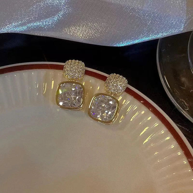 Kristallwürfel Ohrringe Irene - Doppeltes Facettenkristall-Design Mit Goldbeschichtung, Elegante Leuchtkraft