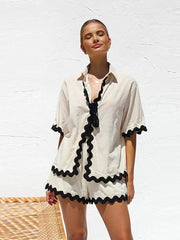 Beige und Schwarz