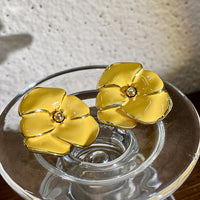 Sonnengeküsste Blüten Ohrringe Von Eva Strahlende Eleganz Für Die Feminine Ausstrahlung