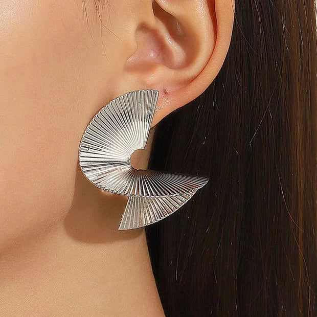 Ohrringe Glamourspiralen Von Adira Modernes Geometrisches Schmuckdesign Mit Poliertem Metallfinish