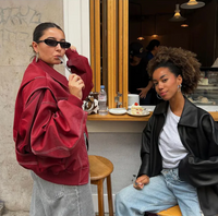 Oversize-Lederjacke im urbanen Stil