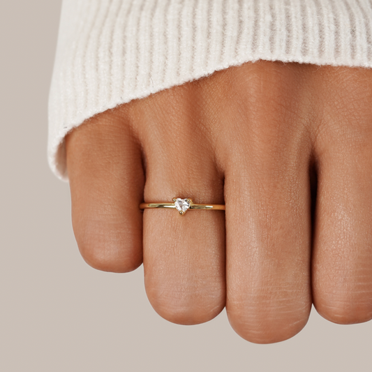 Ring Für Damen Mit Herzförmigem Kristall Und Feiner Goldener Fassung Fatima Kollektion