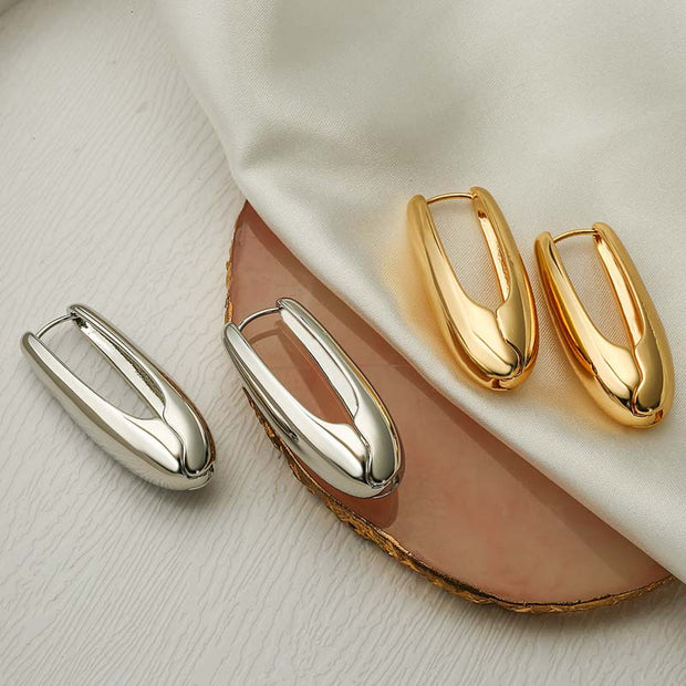 Elegante Clip-Ohrringe Im Hoop Design Idalia Minimalistischer Stil Mit Poliertem Finish
