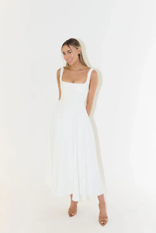 Melody - Neues mittellanges, schlichtes und tailliertes trägerloses Kleid