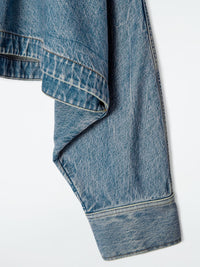 Jeansjacke im Oversize-Schnitt im kurzen Schnitt im Used-Look