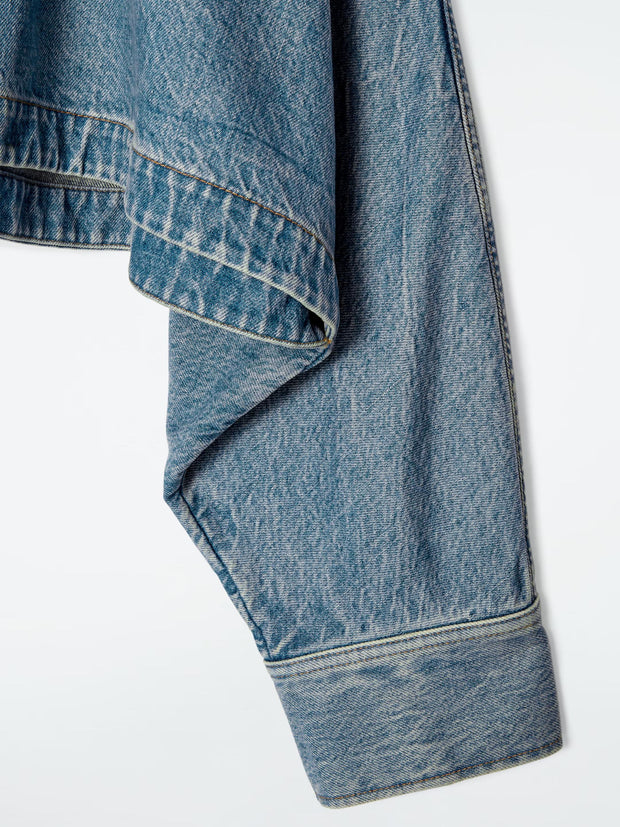 Jeansjacke im Oversize-Schnitt im kurzen Schnitt im Used-Look