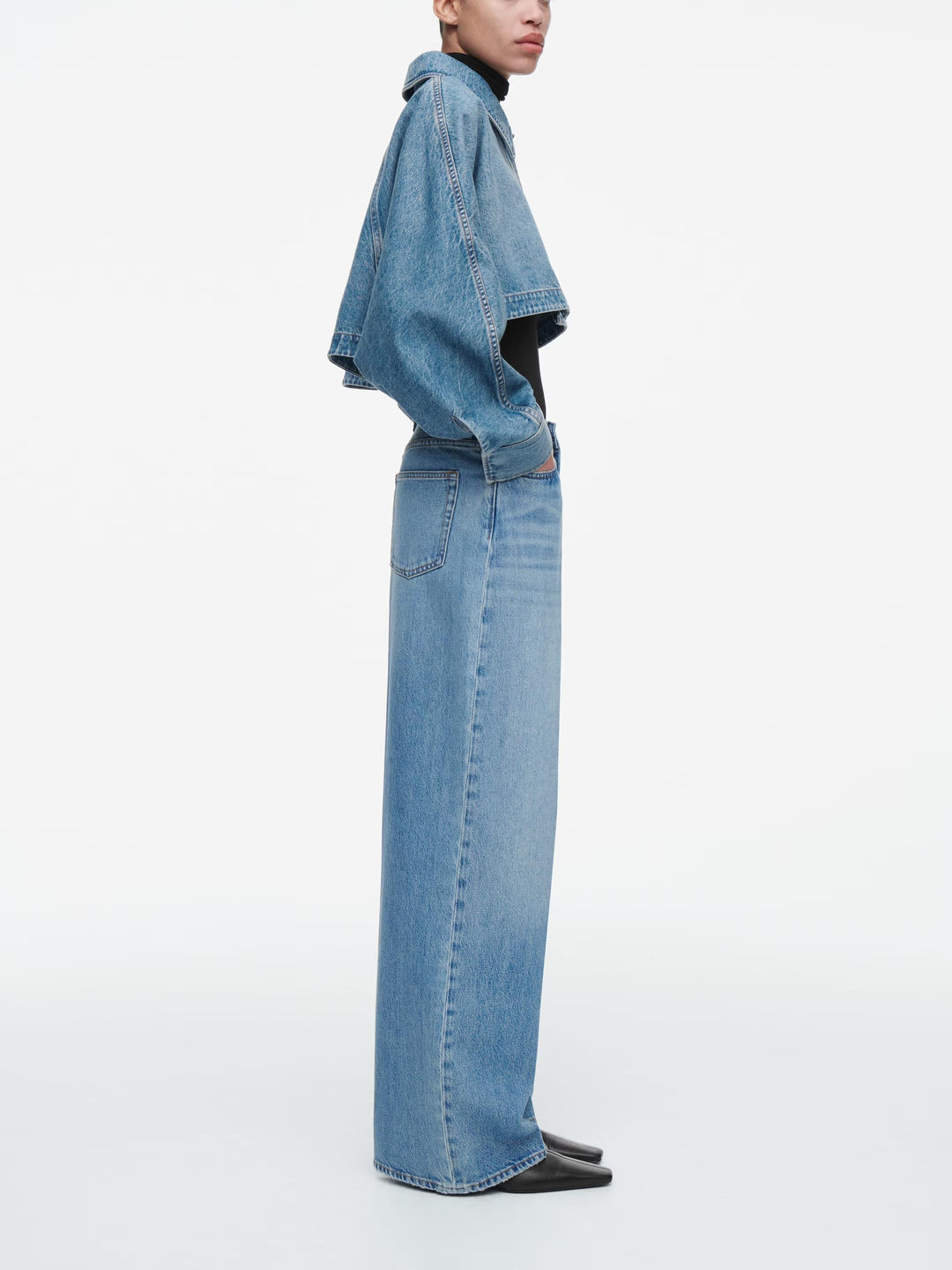 Jeansjacke im Oversize-Schnitt im kurzen Schnitt im Used-Look