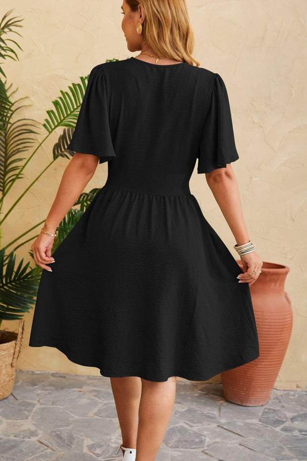 Damen Midikleid mit kurzen Ärmeln und Überkreuzausschnitt hellblau - Isadora