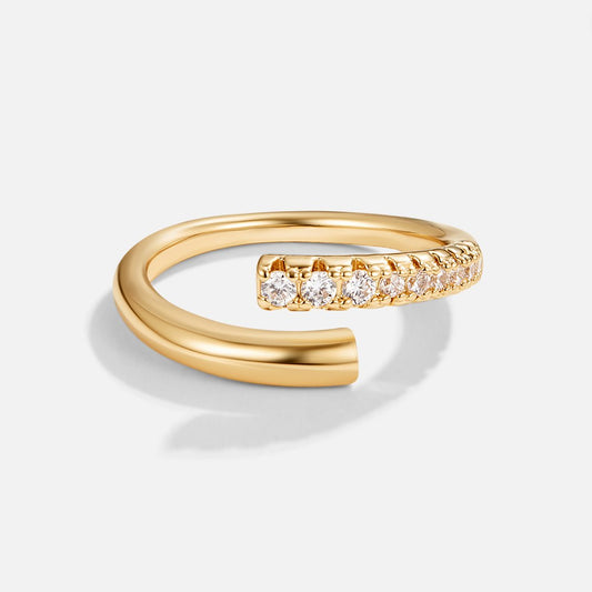 Verstellbarer Damenring Aus Gold Mit Kristallen Offenes Modernes Design Funkelnde Steinchen Für Elegante Anlässe Selma