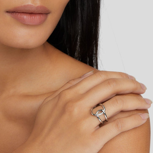 Damens Silberring Diletta Aus Sterling Silber Mit Modernem Geflecht Und Kreuzform Und Polierte Oberflaeche