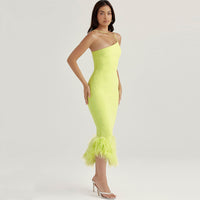 Angelina - Asymmetrisches, rückenfreies Slim-Fit-Kleid