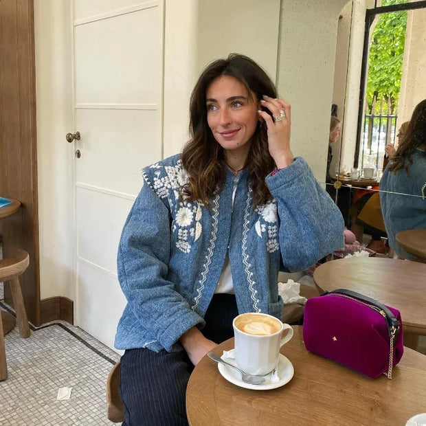 Jeansjacke mit Blumenstickerei und Stehkragen