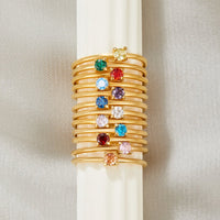 Goldring Für Damen Von Umbelina Eleganter Minimalring Aus Gold Mit Funkelndem Kristall Im Zentrum
